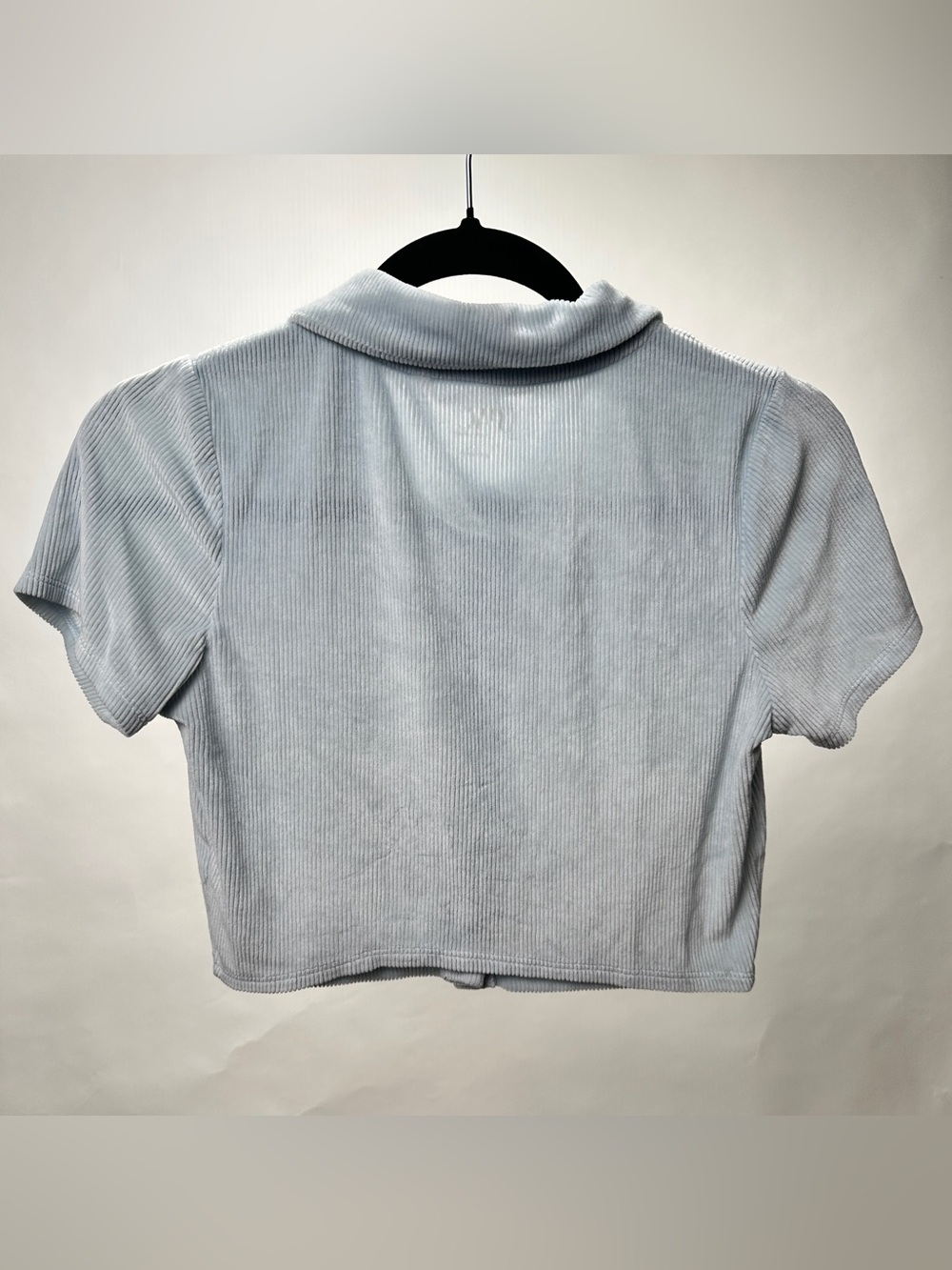 Cropped Ribbed Button-Up Top in Light Blue - Picture 2 of 2